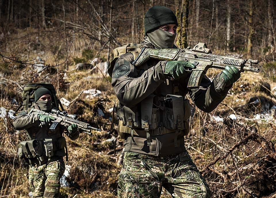 WHAT TO LOOK FOR WHEN BUYING A TACTICAL JACKET