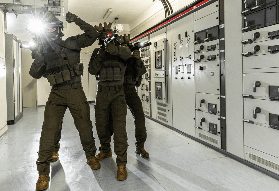 UF PRO STRIKER COMBAT GEAR